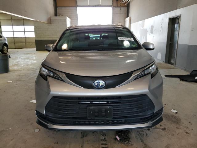 Photo 5 from auction – 2021 TOYOTA SIENNA LE with VIN 5TDKRKEC2MS023196