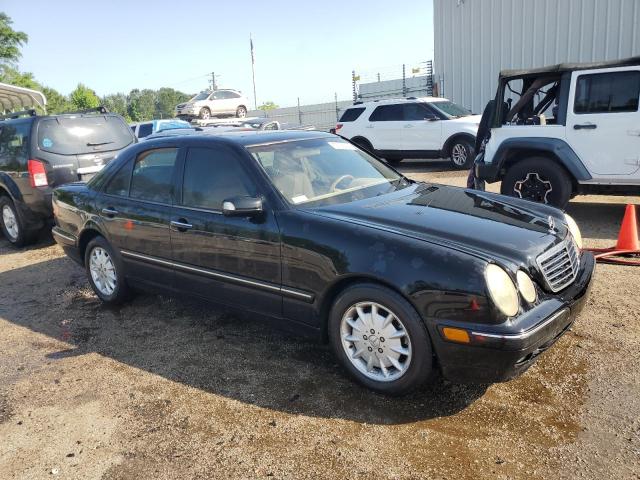 Photo 4 from auction – 2001 MERCEDES-BENZ E 320 with VIN WDBJF65J01B219908