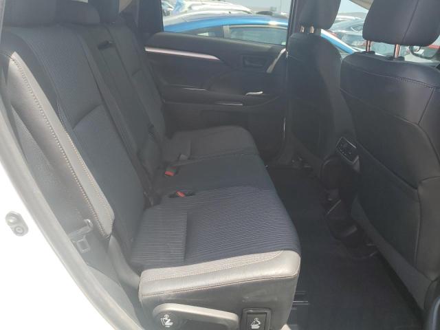 Photo 11 from auction – 2015 TOYOTA HIGHLANDER with VIN 5TDZKRFH5FS045685