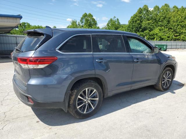 Photo 3 from auction – 2018 TOYOTA HIGHLANDER with VIN 5TDJZRFH7JS891057