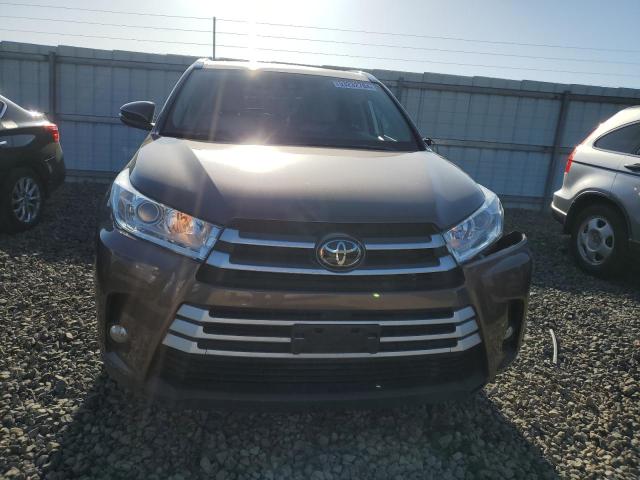 Photo 5 from auction – 2018 TOYOTA HIGHLANDER with VIN 5TDJZRFH7JS899420