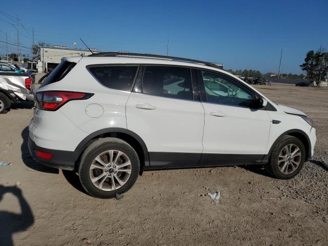 Photo 3 from auction – 2017 FORD ESCAPE SE with VIN 1FMCU0GDXHUC88586