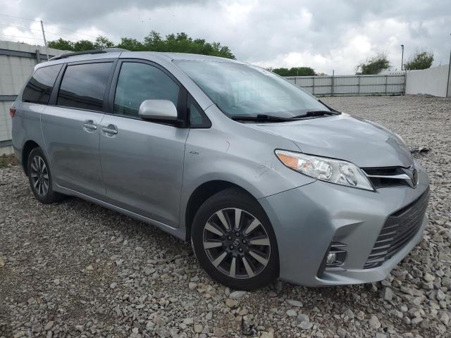 Photo 4 from auction – 2018 TOYOTA SIENNA XLE with VIN 5TDDZ3DC3JS203024