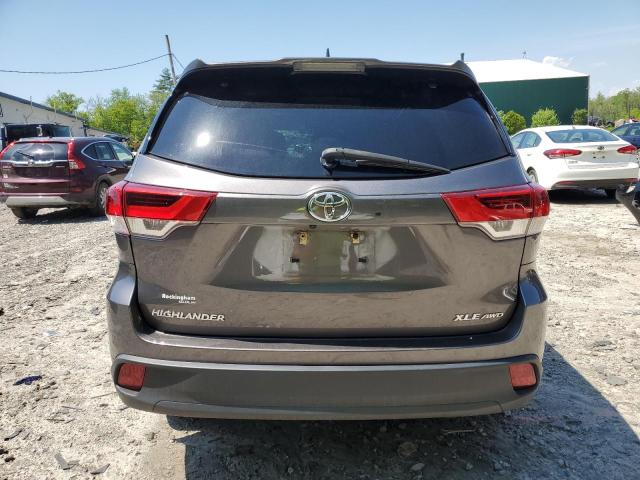 Photo 6 from auction – 2019 TOYOTA HIGHLANDER with VIN 5TDJZRFH5KS613372