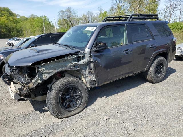 TOYOTA 4RUNNER SR 2022 with VIN JTELU5JR2N6031777 - Photo from auction