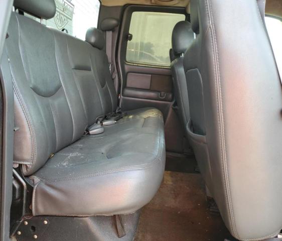 Photo 10 from auction – 2004 CHEVROLET SILVERADO with VIN 2GCEK19T141109449
