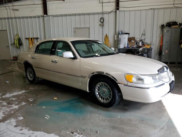 Photo 4 from auction – 2000 LINCOLN TOWN CAR C with VIN 1LNHM83W4YY884748