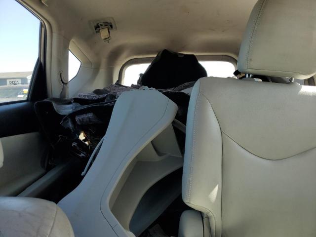 Photo 10 from auction – 2012 TOYOTA PRIUS V with VIN JTDZN3EUXC3183643