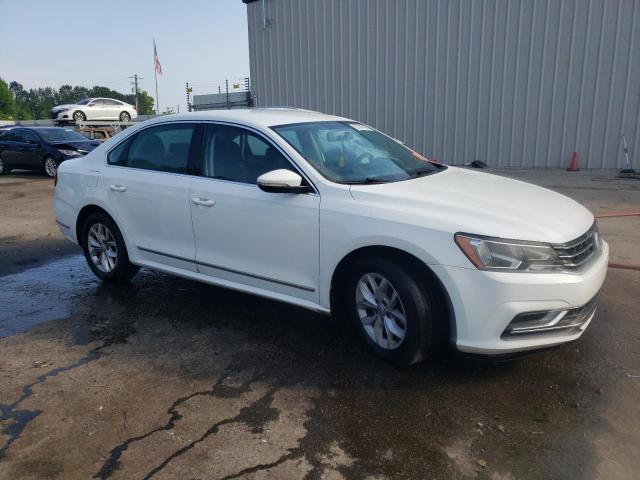 Photo 4 from auction – 2017 VOLKSWAGEN PASSAT S with VIN 1VWAT7A33HC033174