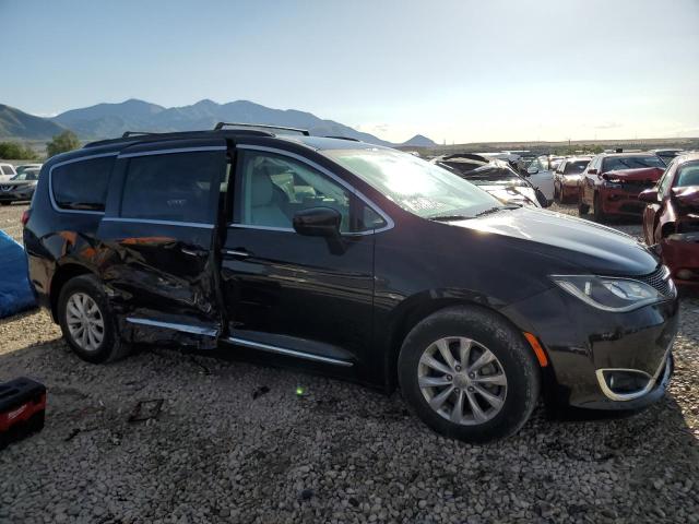 Photo 4 from auction – 2017 CHRYSLER PACIFICA T with VIN 2C4RC1BG5HR525281