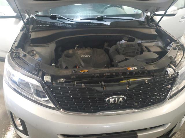 Photo 12 from auction – 2015 KIA SORENTO LX with VIN 5XYKTCA60FG571754