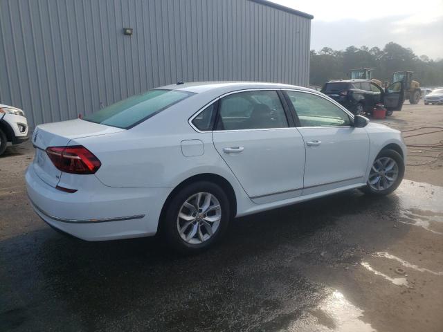 Photo 3 from auction – 2017 VOLKSWAGEN PASSAT S with VIN 1VWAT7A33HC033174