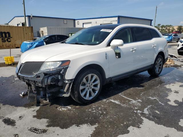 LINCOLN MKT 2016 مع رقم تعريف المركبة 2LMHJ5FK3GBL01666 - صورة من المزاد
