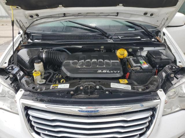 Photo 12 from auction – 2016 CHRYSLER TOWN & COU with VIN 2C4RC1BG0GR214128