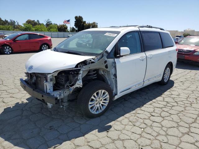 صورة رقم 1 من المزاد - 2013 TOYOTA SIENNA XLE مع VIN 5TDYK3DC8DS324853