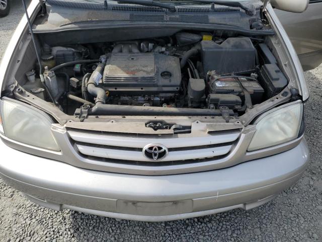 Photo 12 from auction – 2001 TOYOTA SIENNA with VIN 4T3ZF13C81U354542