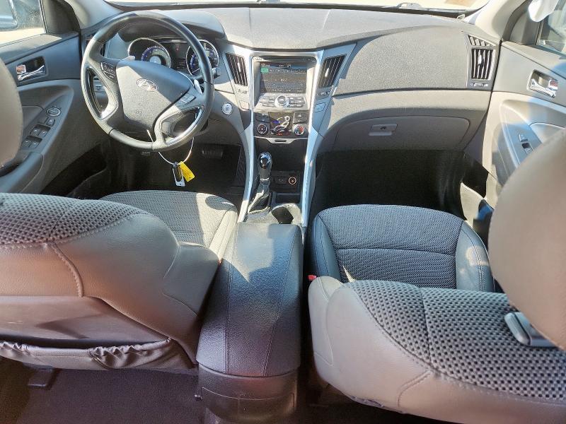 Photo 8 from auction – 2012 HYUNDAI SONATA SE with VIN 5NPEC4AC0CH367999