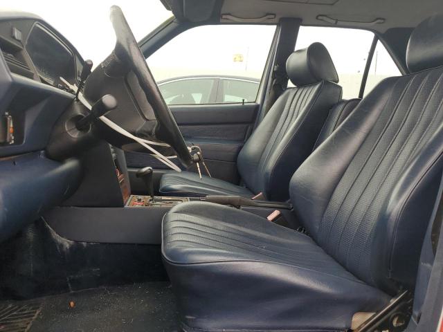 Photo 7 from auction – 1992 MERCEDES-BENZ 190 E 2.6 with VIN WDBDA29D3NF993013