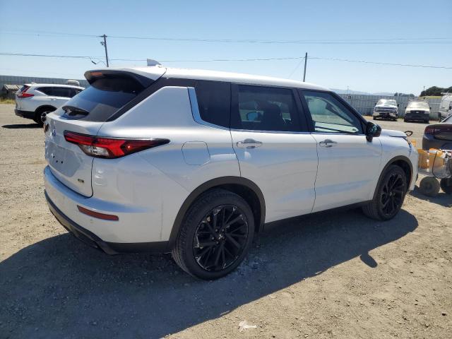 Photo 3 from auction – 2023 MITSUBISHI OUTLANDER with VIN JA4J3VA89PZ038601