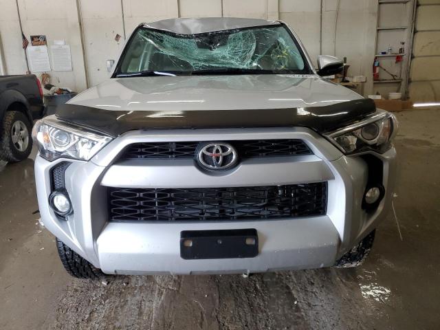 Photo 5 from auction – 2018 TOYOTA 4RUNNER SR with VIN JTEBU5JR6J5518847