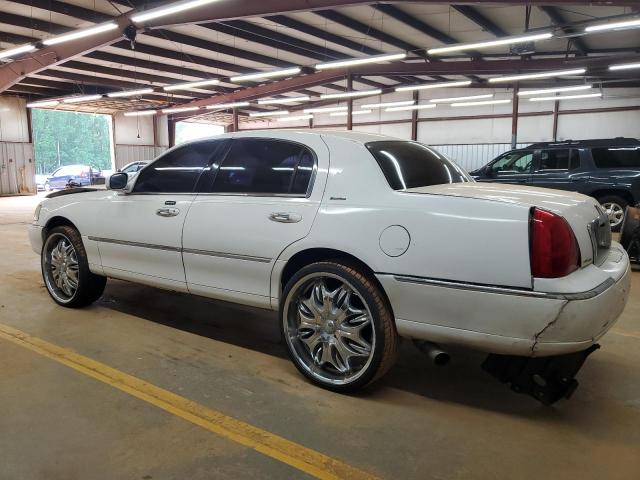 Photo 2 from auction – 2003 LINCOLN TOWN CAR E with VIN 1LNHM81W03Y670237