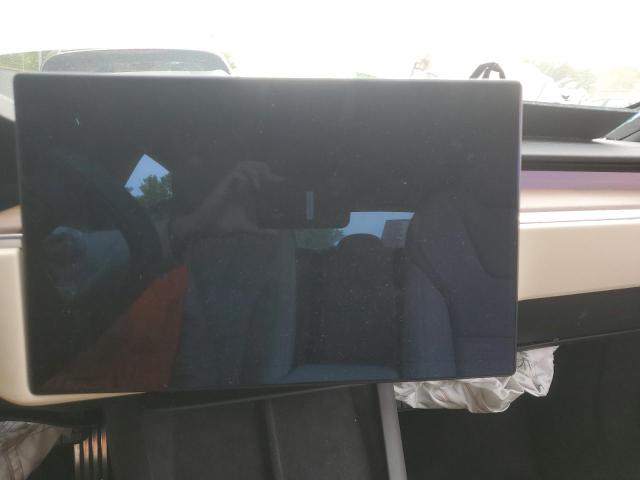 Photo 9 from auction – 2019 TESLA MODEL S with VIN 5YJSA1E59NF487837
