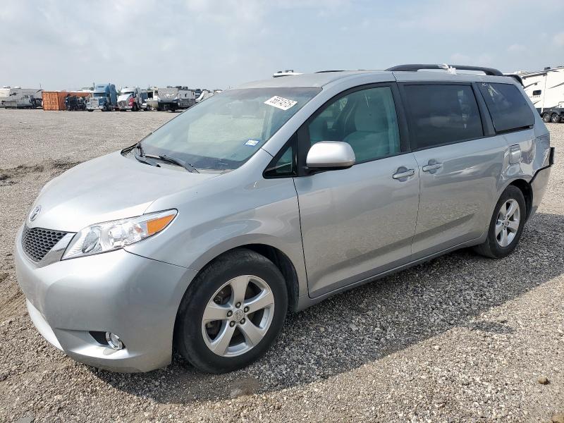 Photo 1 from auction – 2015 TOYOTA SIENNA LE with VIN 5TDKK3DC5FS632586