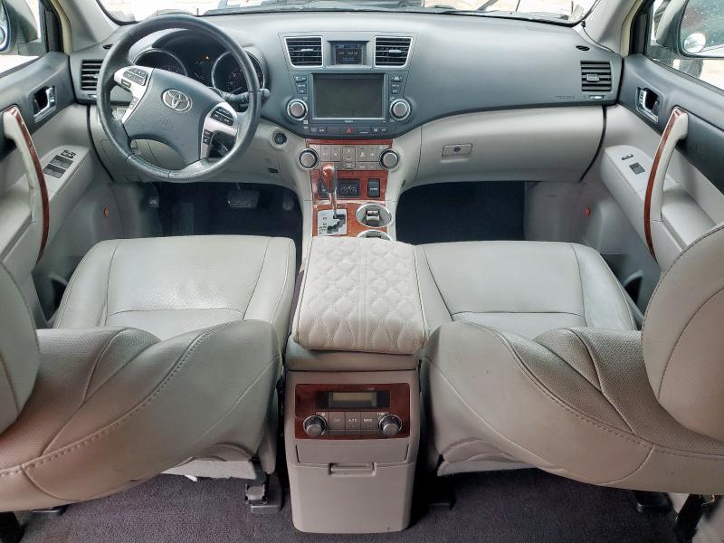 Photo 8 from auction – 2011 TOYOTA HIGHLANDER with VIN 5TDYK3EH1BS037717