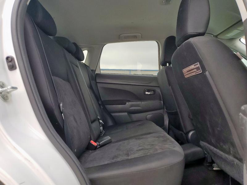 Photo 11 from auction – 2015 MITSUBISHI OUTLANDER with VIN 4A4AP4AU3FE047262
