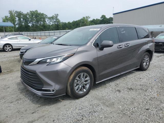 TOYOTA SIENNA 2022 with VIN 5TDYRKEC2NS120961 - Photo from auction