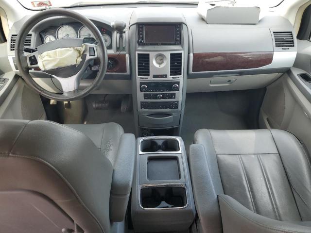 Photo 8 from auction – 2010 CHRYSLER TOWN & COU with VIN 2A4RR5D14AR113755