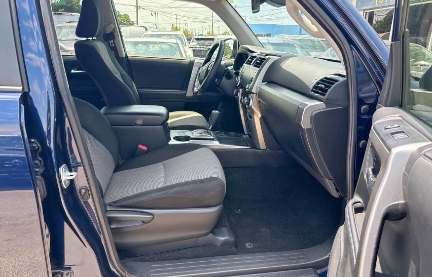 Photo 5 from auction – 2021 TOYOTA 4RUNNER SR with VIN JTEEU5JR7M5246729