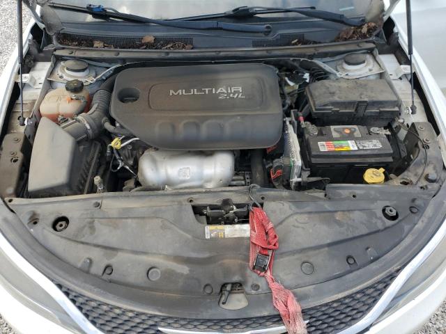 Photo 11 from auction – 2015 CHRYSLER 200 LIMITE with VIN 1C3CCCAB7FN693624