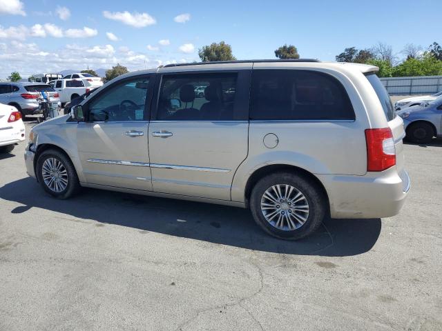 Photo 2 from auction – 2013 CHRYSLER TOWN & COU with VIN 2C4RC1CG1DR560568