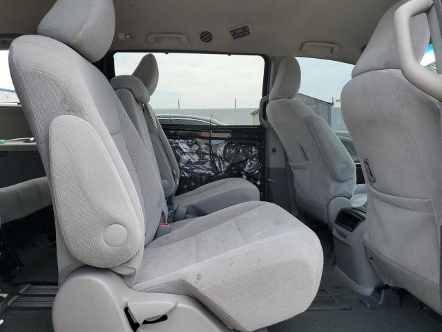 Photo 11 from auction – 2016 TOYOTA SIENNA LE with VIN 5TDKK3DC1GS721878