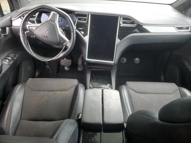 Photo 8 from auction – 2017 TESLA MODEL X with VIN 5YJXCDE2XHF067404