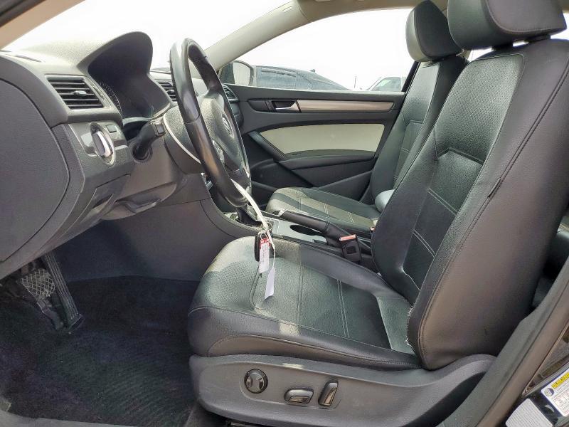 Photo 7 from auction – 2015 VOLKSWAGEN PASSAT S with VIN 1VWAT7A31FC044106