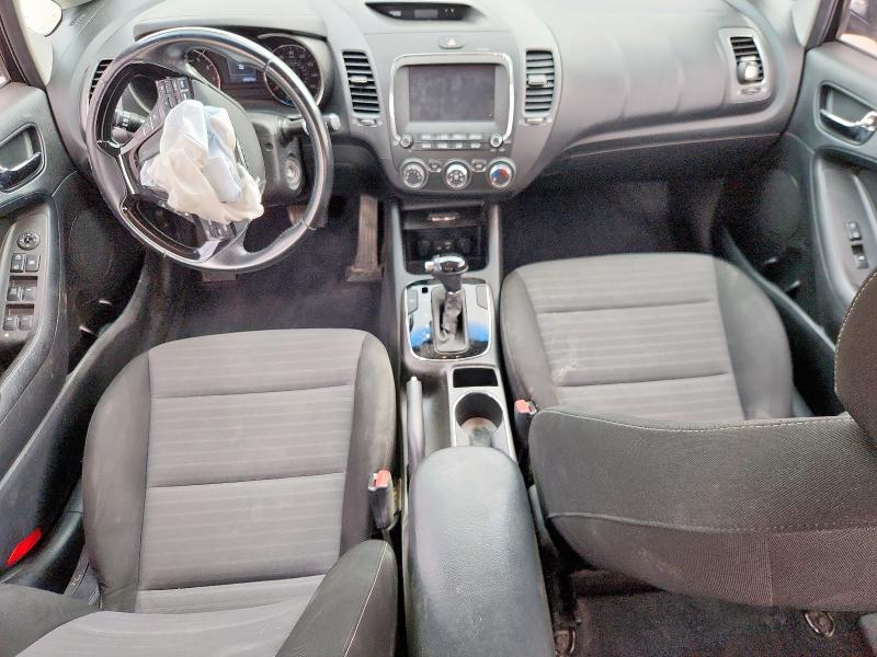 Photo 8 from auction – 2017 KIA FORTE LX with VIN 3KPFL4A73HE043836