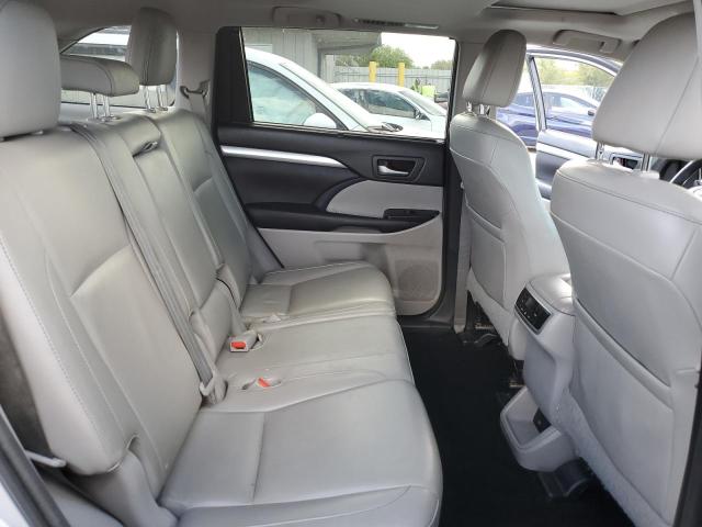 Photo 11 from auction – 2016 TOYOTA HIGHLANDER with VIN 5TDKKRFH0GS133837