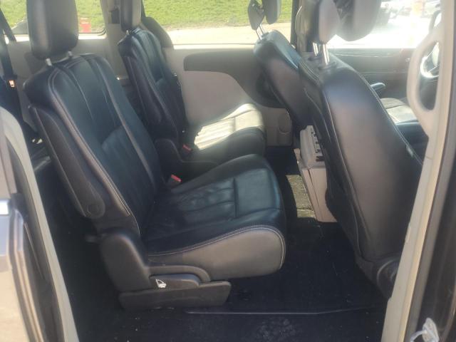Photo 11 from auction – 2015 CHRYSLER TOWN & COU with VIN 2C4RC1BG2FR545744
