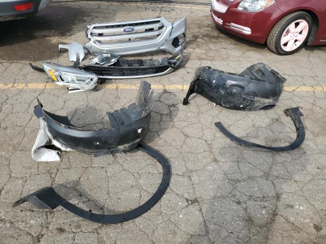 Photo 13 from auction – 2017 FORD ESCAPE SE with VIN 1FMCU0GD4HUD57773