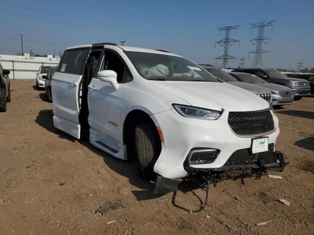 Photo 4 from auction – 2022 CHRYSLER PACIFICA T with VIN 2C4RC1BG9NR195561