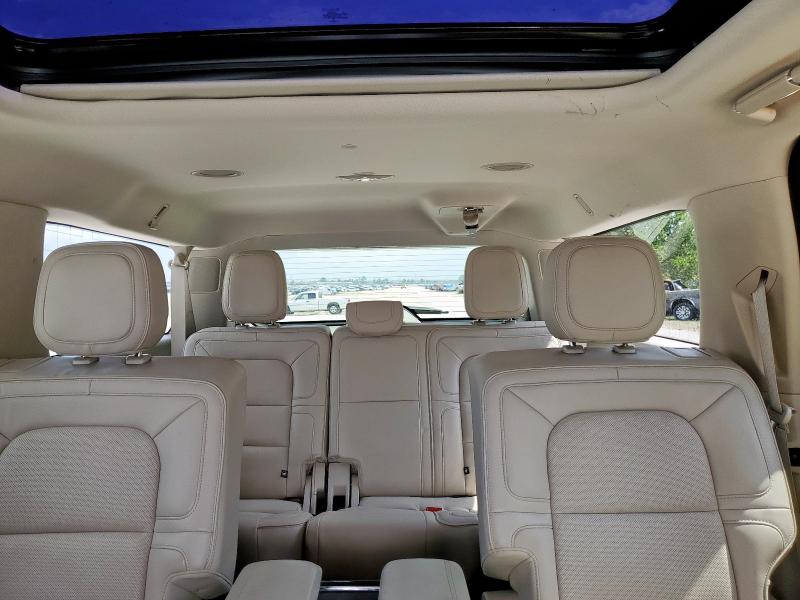 Photo 10 from auction – 2019 LINCOLN NAVIGATOR with VIN 5LMJJ3LT7KEL04689