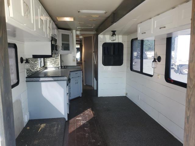 Photo 6 from auction – 2005 OTHER MOTORHOME with VIN 4UZAB2DC45CV76156