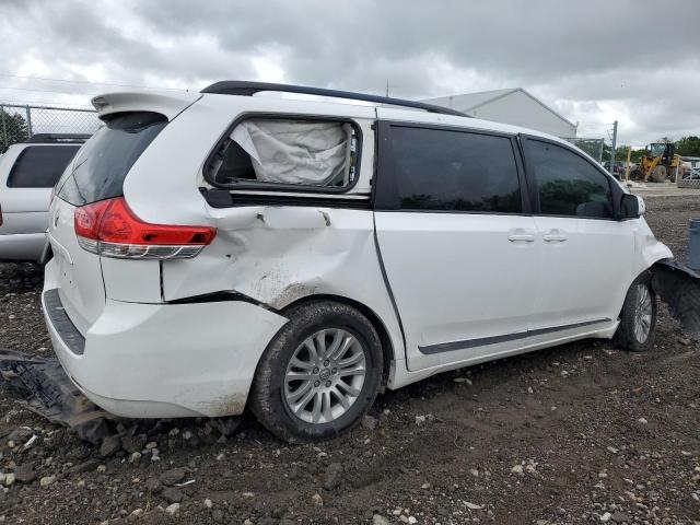 Photo 3 from auction – 2013 TOYOTA SIENNA XLE with VIN 5TDYK3DC9DS374063