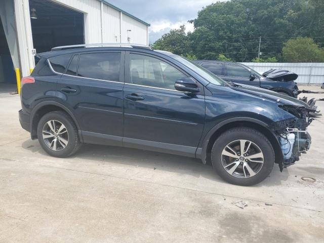 Photo 4 from auction – 2017 TOYOTA RAV4 XLE with VIN JTMRFREV3HJ707369