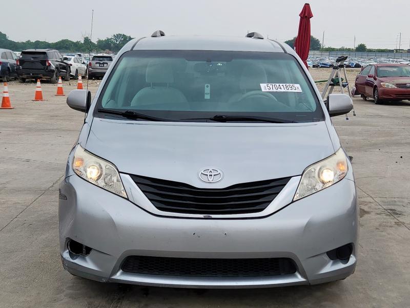 Photo 5 from auction – 2014 TOYOTA SIENNA LE with VIN 5TDKK3DC6ES407401