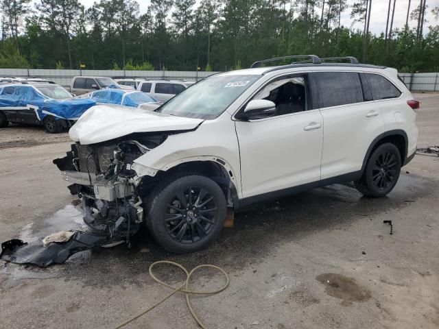 TOYOTA HIGHLANDER 2019 with VIN 5TDKZRFH8KS573860 - Photo from auction