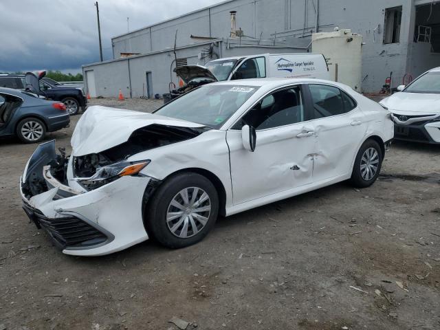 TOYOTA CAMRY LE 2022 with VIN 4T1C31AK2NU035418 - Photo from auction