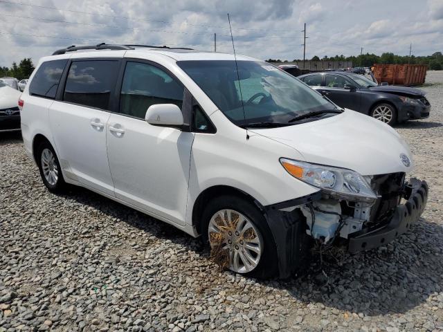 Photo 4 from auction – 2011 TOYOTA SIENNA XLE with VIN 5TDYK3DC1BS150086
